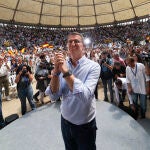 El candidato del PP a la Presidencia del Gobierno, Alberto Núñez Feijóo, en el mitin del Partido Popular en la plaza de toros de Pontevedra