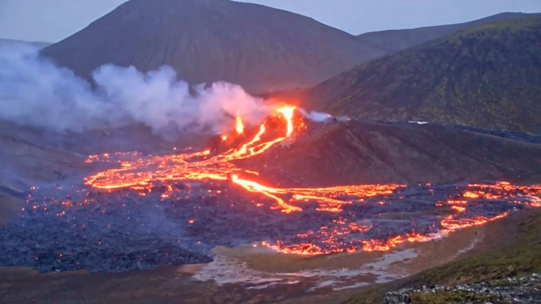 La erupción se produjo cerca de un pequeño monte llamado Litli Hrutur, en la península de Reykjanes