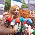 La exalcaldesa de Maracena ve brutal e injusto que la víctima de secuestro la culpabilice