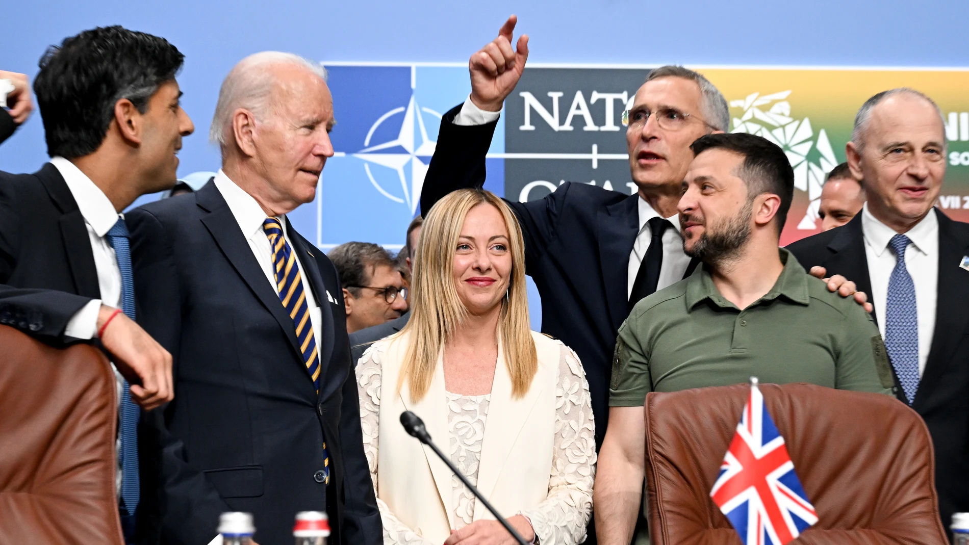 Vilnius (Lithuania), 12/07/2023.- (L-R) Britain's Prime Minister Rishi Sunak, US President Joe Biden, Italy's Prime Minister Giorgia Meloni, NATO Secretary General Jens Stoltenberg and Ukraine's President Volodymyr Zelensky attend the NATO ñ Ukraine Council meeting with Sweden at the NATO ?summit in Vilnius, Lithuania, 12 July 2023. The North Atlantic Treaty Organization (NATO) Summit takes place in Vilnius on 11 and 12 July 2023 with the alliance's leaders expected to adopt new defense plans...
