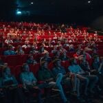 Algunas películas se proyectan en auditorios mientras que otras lo hacen en parques y plazas