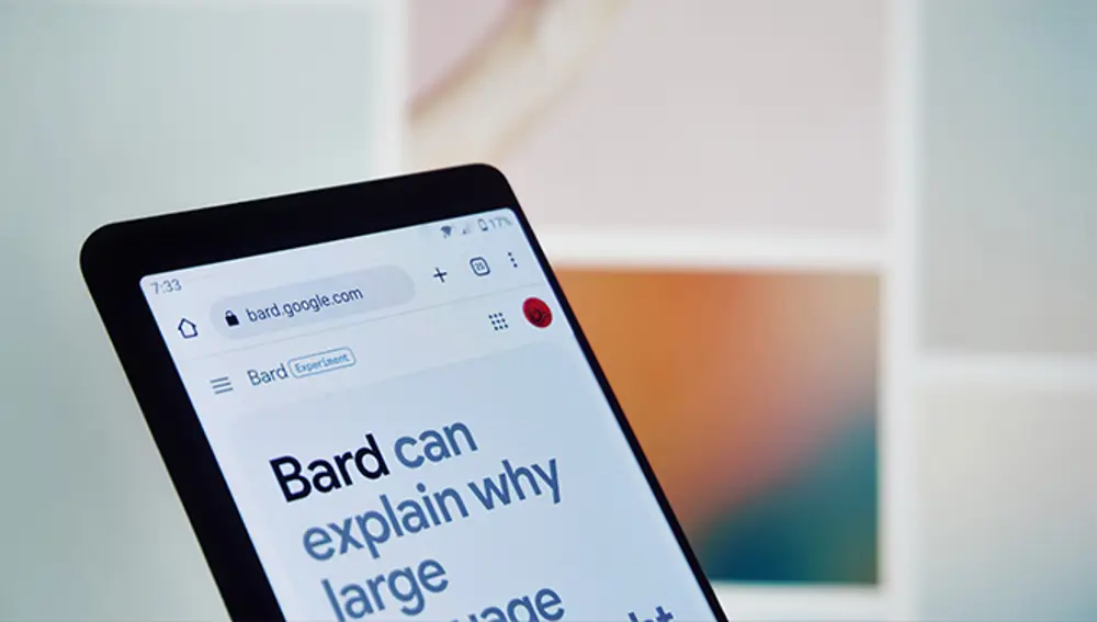 Qué puedes hacer con Bard, la IA de Google, que no puedes con ChatGPT.