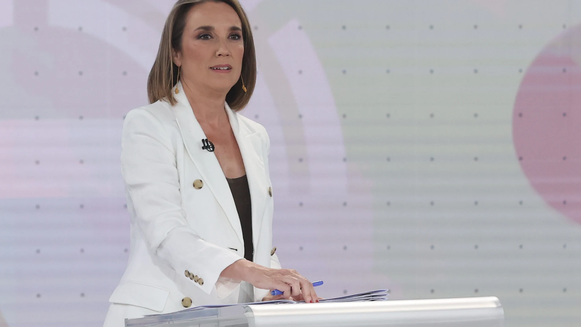 MADRID , 13/07/2023.- La representante del PP, Cuca Gamarra, participa en el debate electoral organizado por RTVE entre los portavoces de los siete partidos con grupo parlamentario propio en el Congreso, este jueves en Madrid. EFE/ Kiko Huesca