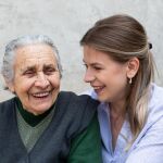 El documento ofrece además una reflexión conceptual sobre las formas de manifestar superioridad frente a los ancianos