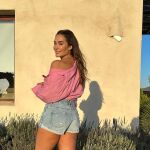 Vicky Martín Berrocal enseña su celulitis.