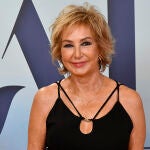 Ana Rosa Quintana con vestido negro.