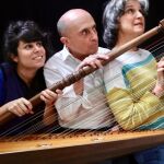 Sara Águeda (izquierda) acompañará a Pepe Viyuela y Elena González, en el Corral de Comedias de Almagro, con el sonido de su arpa