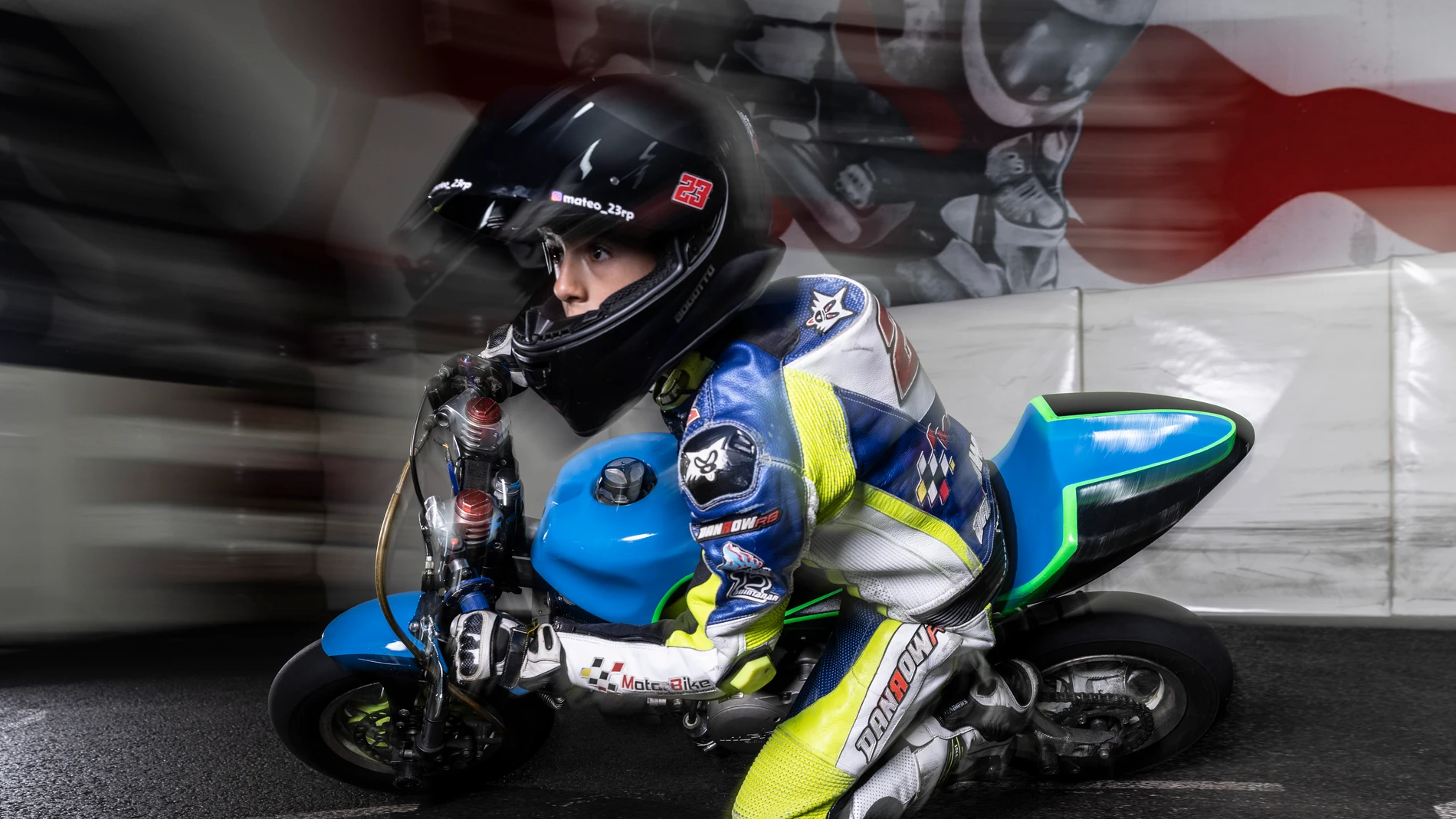 Mateo, en pleno entrenamiento en la Motorbike Indoor School