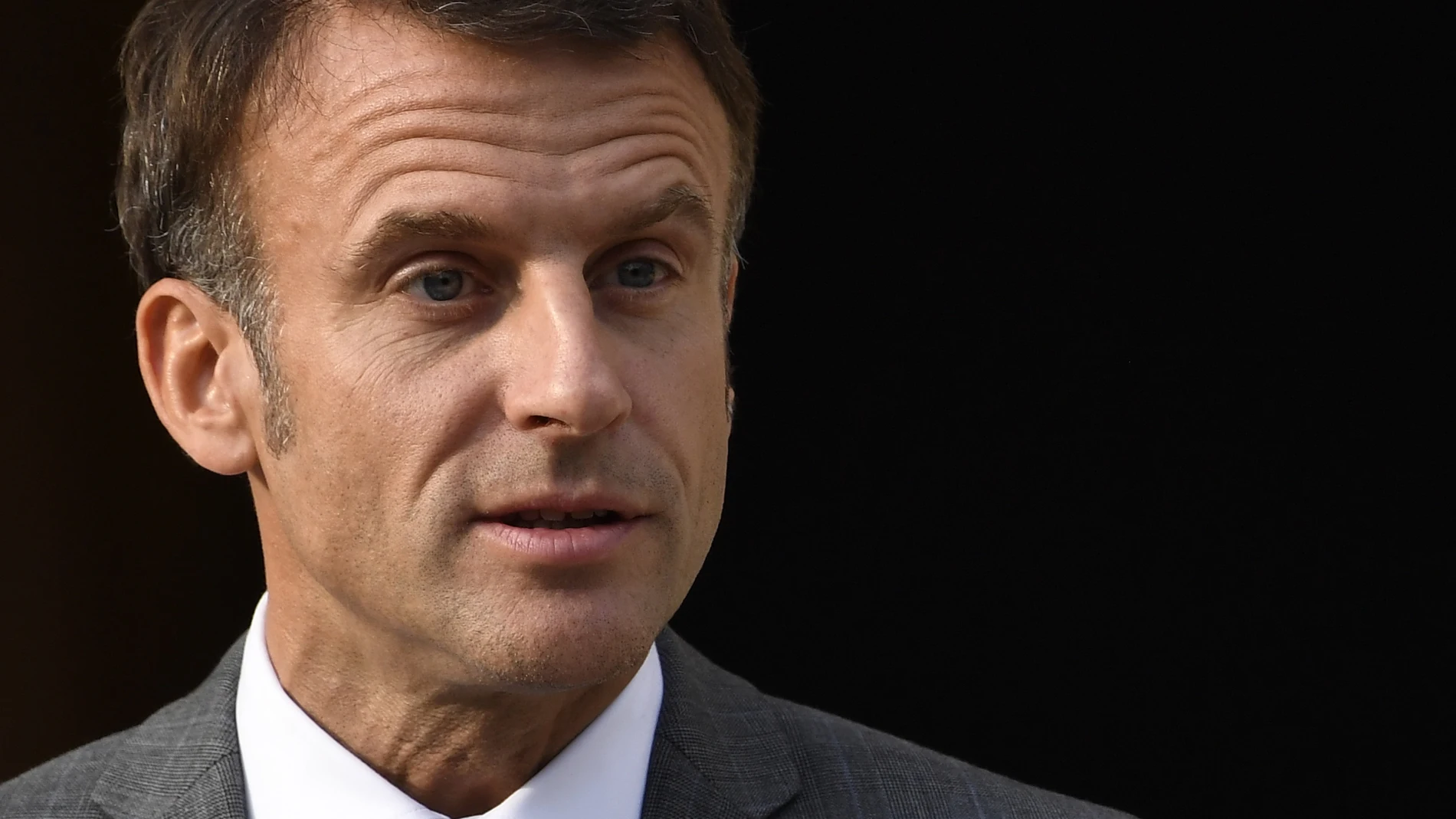 Paris (France), 21/07/2023.- French President Emmanuel Macron gives a speech during a ceremony to mark the 140th anniversary of the creation of the Alliance Francaise centres at the Elysee presidential palace in Paris, France, 21 July 2023. (Francia) EFE/EPA/JULIEN DE ROSA / POOL MAXPPP OUT