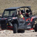 Dani Martín muy cambiado con su quad en sus vacaciones