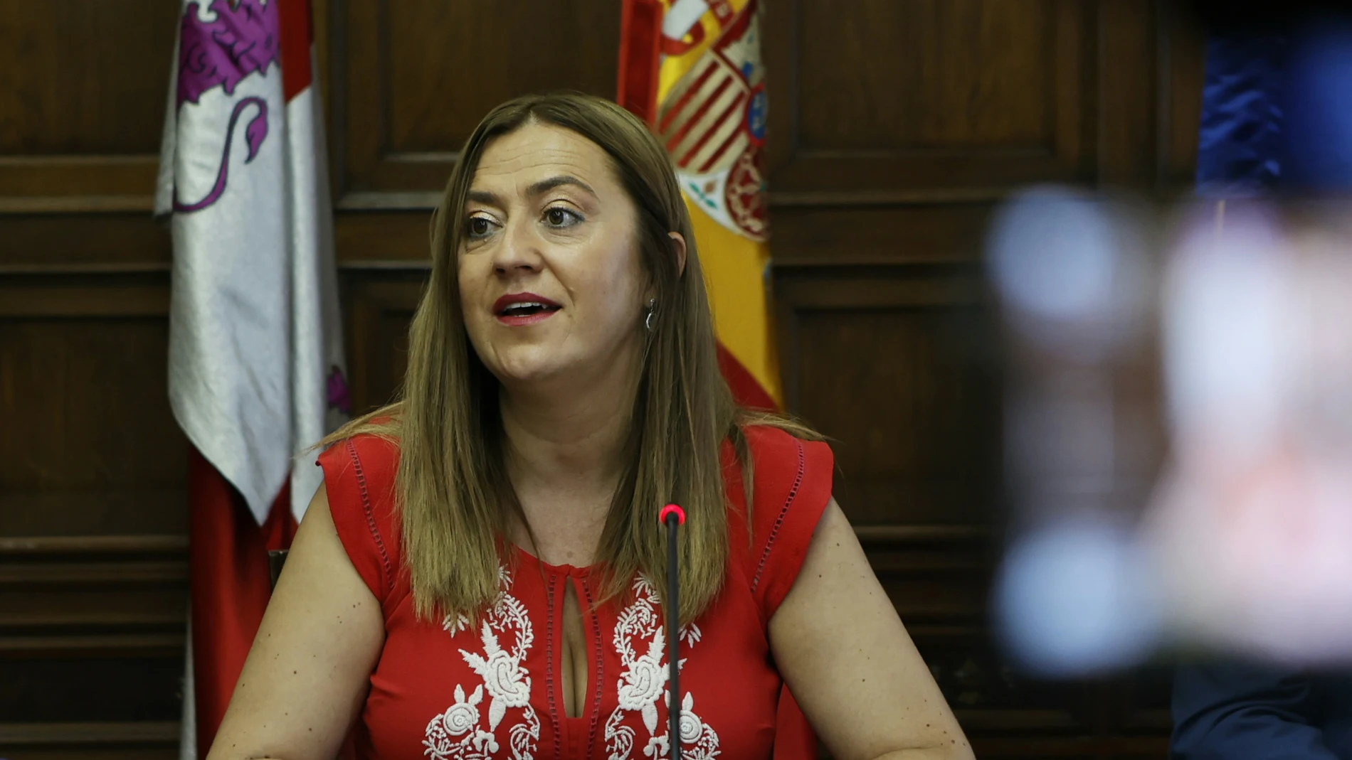 La delegada de Gobierno, Virginia Barcones, informa sobre el inicio de jornada electoral