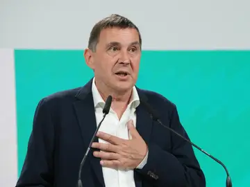 Otegi valora los resultados de las elecciones generales del 23J El coordinador general de EH Bildu, Arnaldo Otegi, comparece en rueda de prensa para valorar los resultados de las elecciones al Congreso y al Senado del 23 J, en la sede del partido, a 24 de julio de 2023, en Donostia San Sebastián, Gipuzkoa, País Vasco (España). Otegi adelantó ayer que el "bloque reaccionario" de PP y Vox no gobernará en España gracias a EH Bildu. "No somos equidistantes, cumplimos la palabra. 24 JULIO 2023;23J;ELECCIONES GENERALES;RDP;EH BILDU;EUSKAL HERRIA BILDU;EUSKADI;...