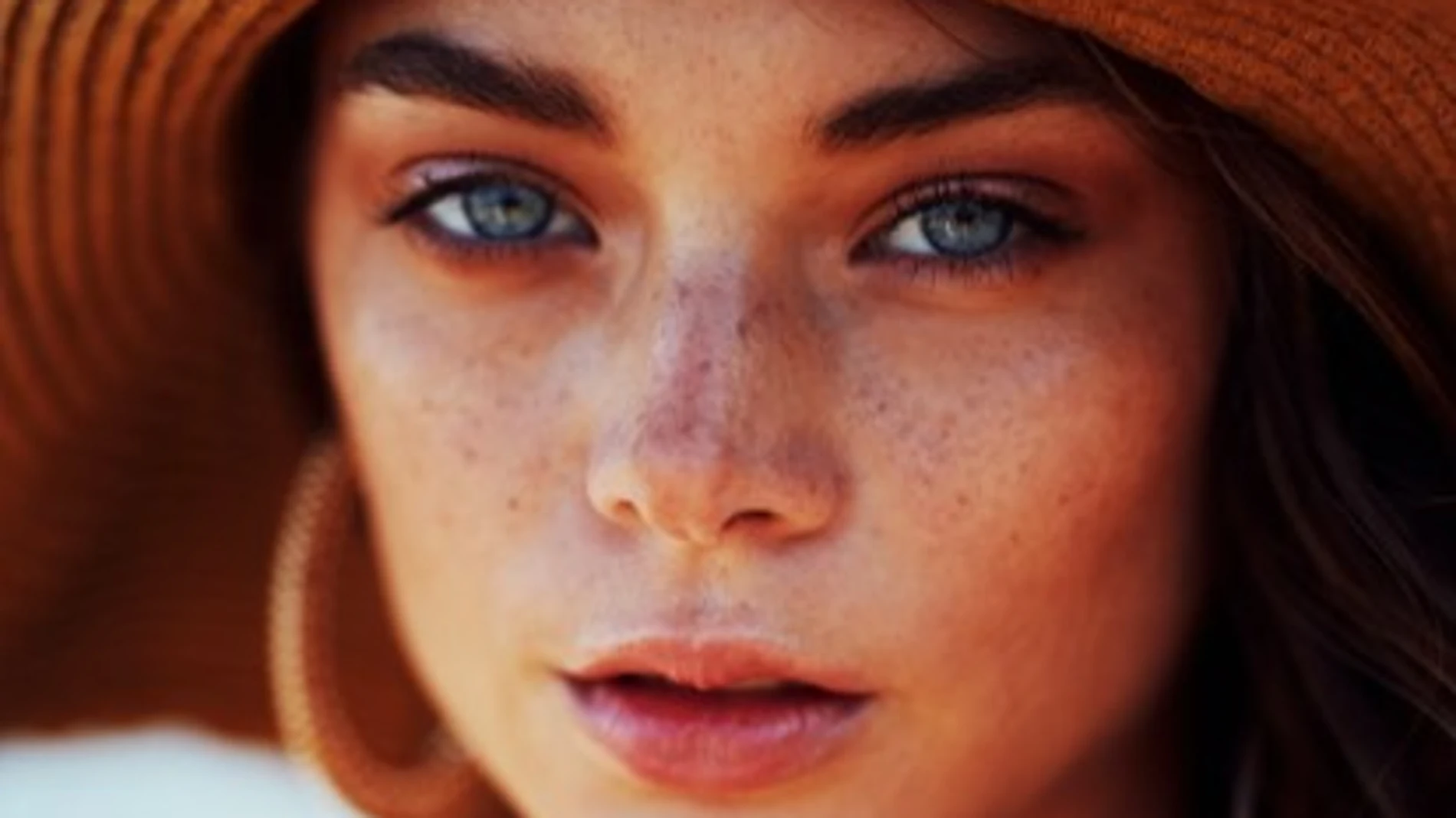 Consejos de experta para prevenir las manchas en tu piel este verano