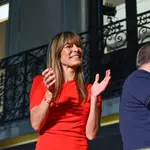 Begoña Gómez con vestido de rebajas de Zara.