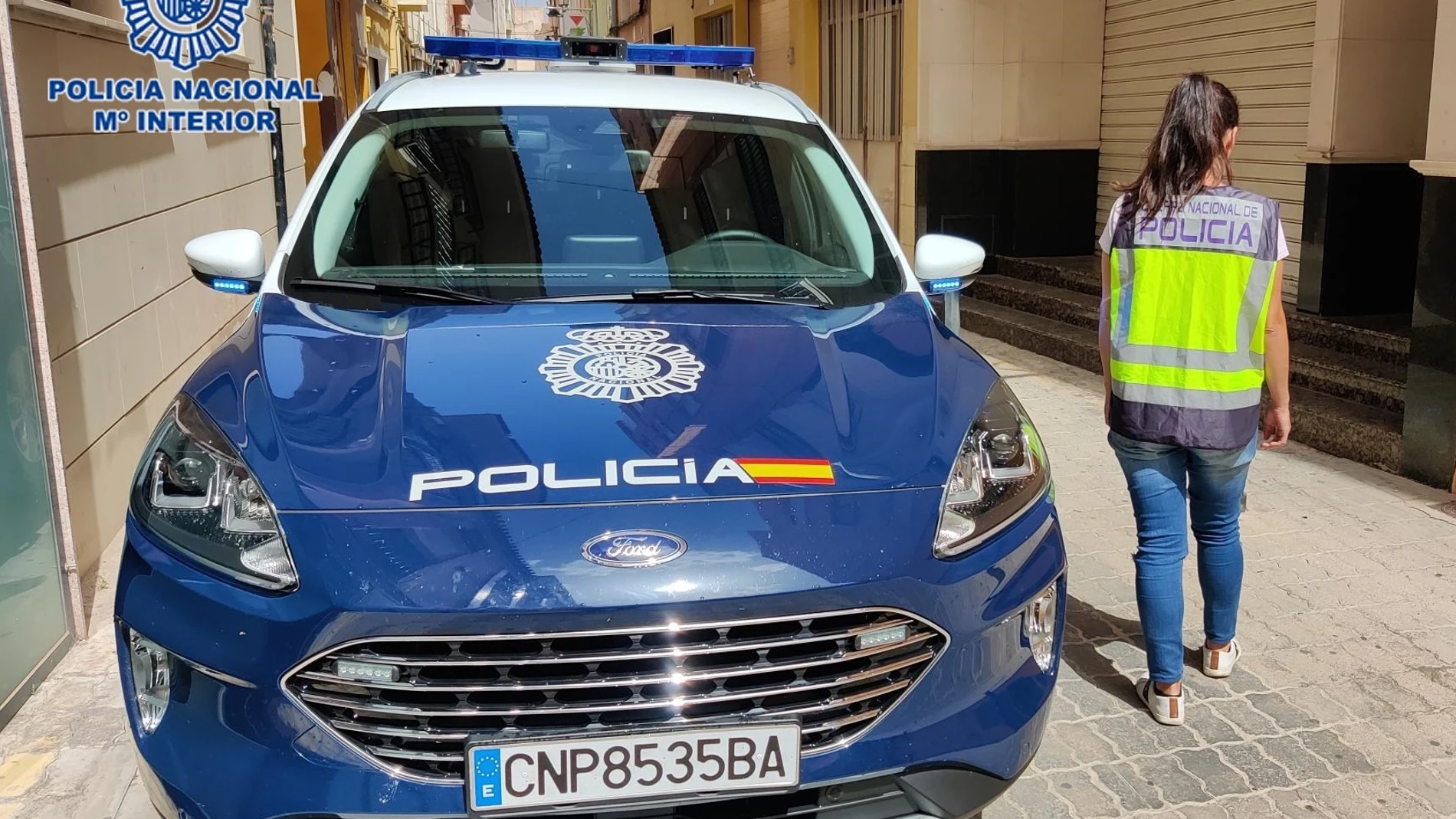 Una patrulla de la Policía Nacional, durante la operación