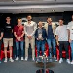 Presentación de "El oro inesperado" de Víctor Charneco con Jorge Garbajosa y varios jugadores de la selección