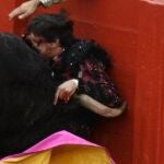 Las terribles imágenes de las cogidas de Roca Rey y Cayetano en Santander