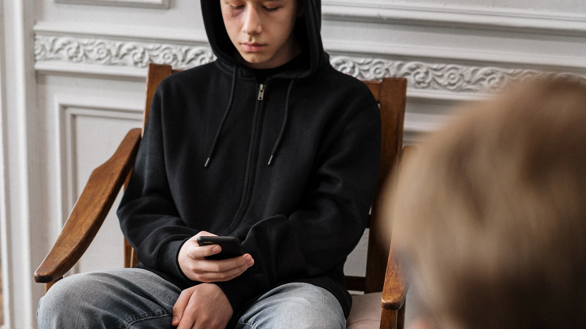¿Por qué a los adolescentes les salen esos graciosos gallos al hablar?