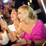 Marta Sánchez con vestido rosa.