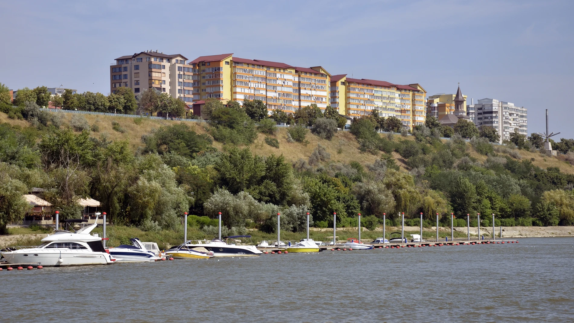 Galati se encuentra a unos pocos kilómetros del puerto de Reni, Ucrania, donde un ataque ruso causó graves detrozos