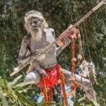 El abuelo realizó una danza ceremonial junto a su nieta, quien dijo sentirse "orgullosa" de sus orígenes