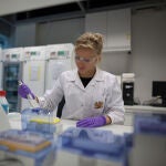 Investigadoras en el centro de I+D de Philip Morris en Suiza