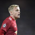 Donny van de Beek con el Manchester United
