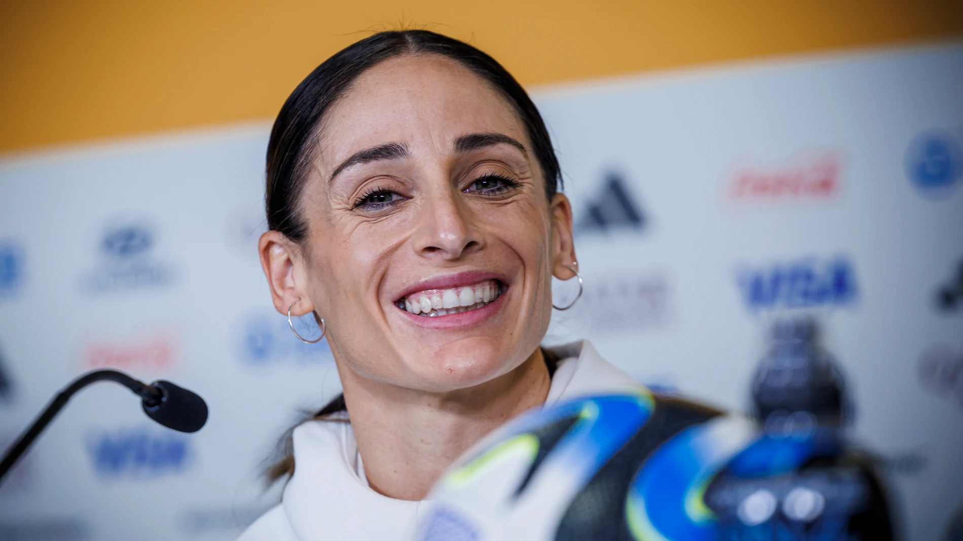 WELLINGTON (NUEVA ZELANDA), 30/07/2023.- La delantera española Esther González participa este domingo en una rueda de prensa tras el entrenamiento de la selección española en Wellington, la última sesión de trabajo del conjunto antes de medirse este lunes a Japón en la Copa del Mundo. EFE/Pablo García/RFEF/SÓLO USO EDITORIAL/SÓLO DISPONIBLE PARA ILUSTRAR LA NOTICIA QUE ACOMPAÑA (CRÉDITO OBLIGATORIO)