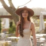 Sara Carbonero con vestido de lino en Cap Roig.