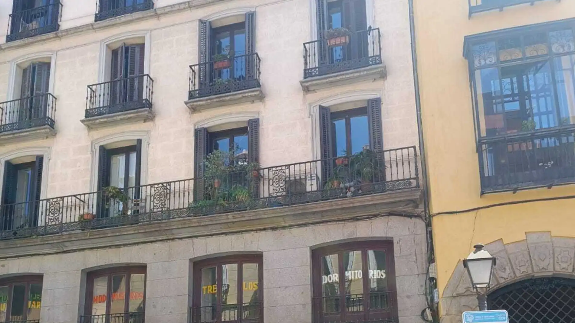 ¿Quién vive actualmente en el piso donde murió Mario Biondo?