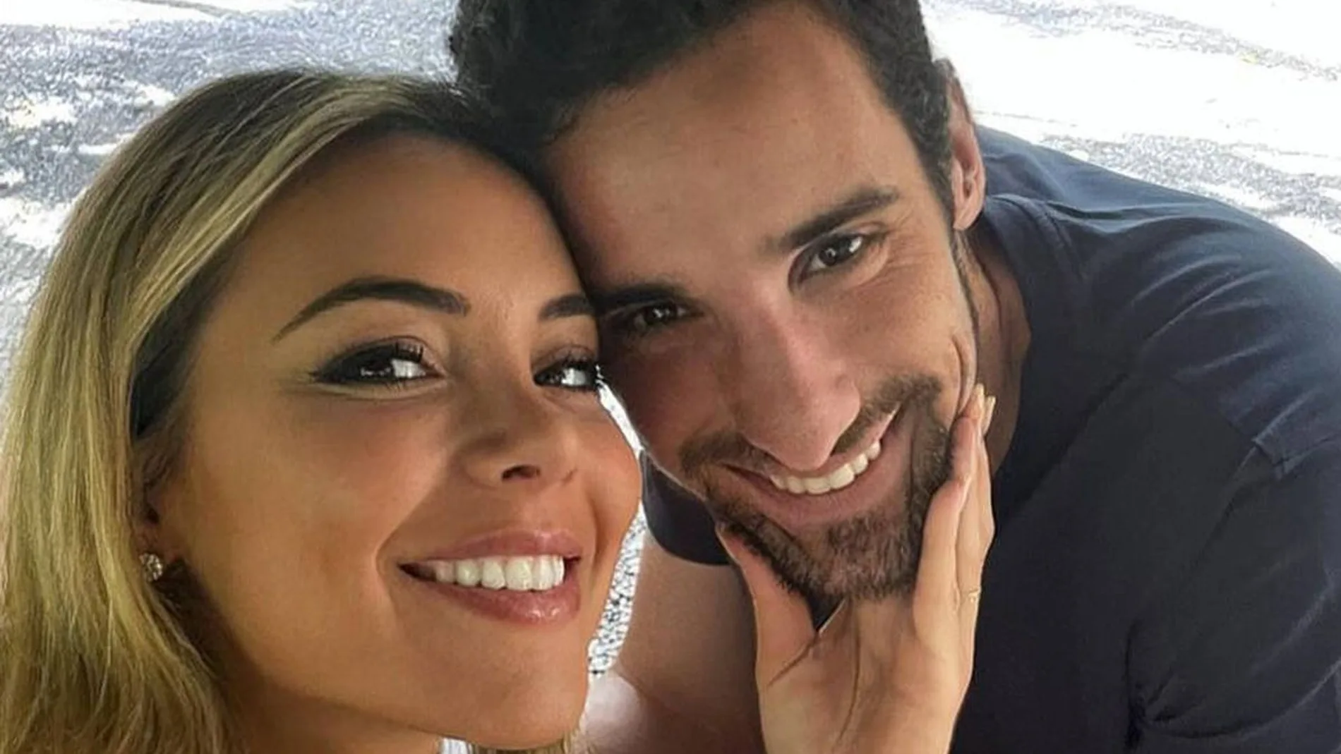 Sergio Rico y Alba Silva