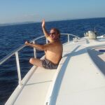 Jesús Bonilla en la cubierta de un yate