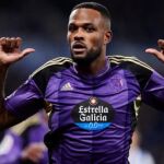 Cyle Larin con el Real Valladolid