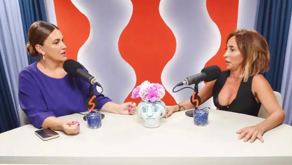 Carlota Corredera y María Patiño en "Superlativas"