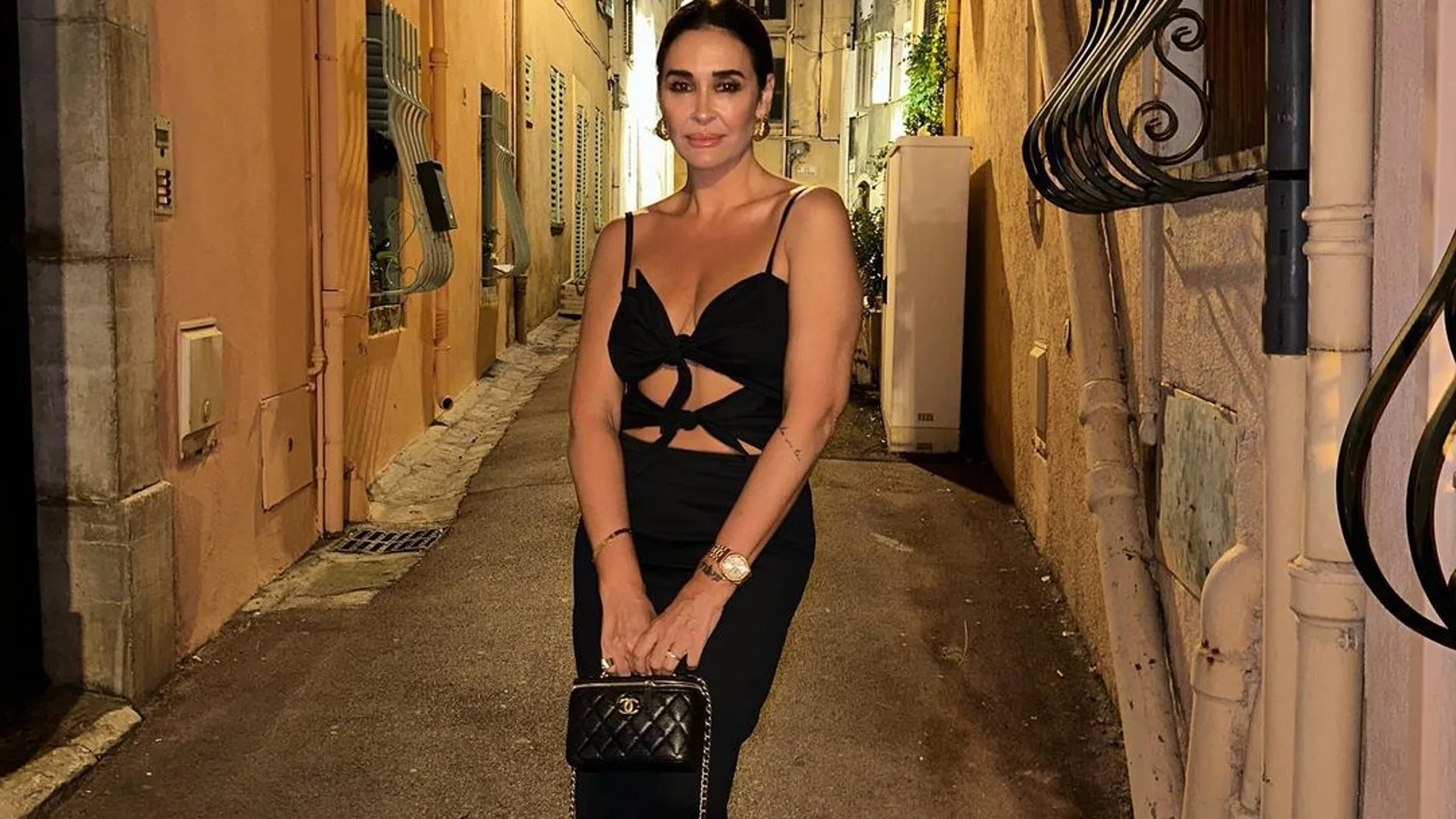 Vicky Martín Berrocal con vestido cut out.