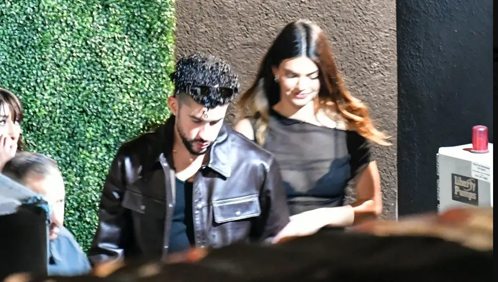 Kendall Jenner deslumbra con un top transparente en su cita con Bad Bunny