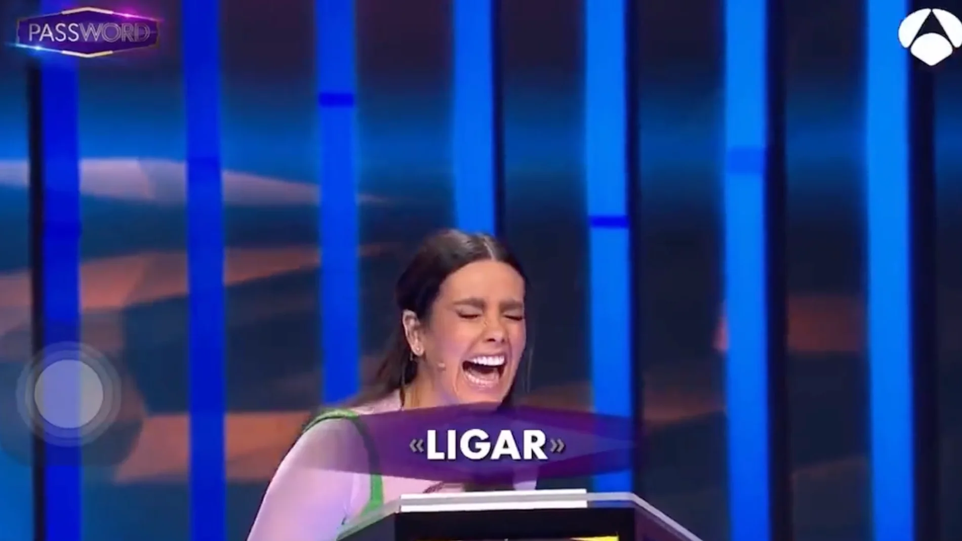 La reacción de Cristina Pedroche al nuevo "abril-cerral" en el programa 'Password' en Antena3