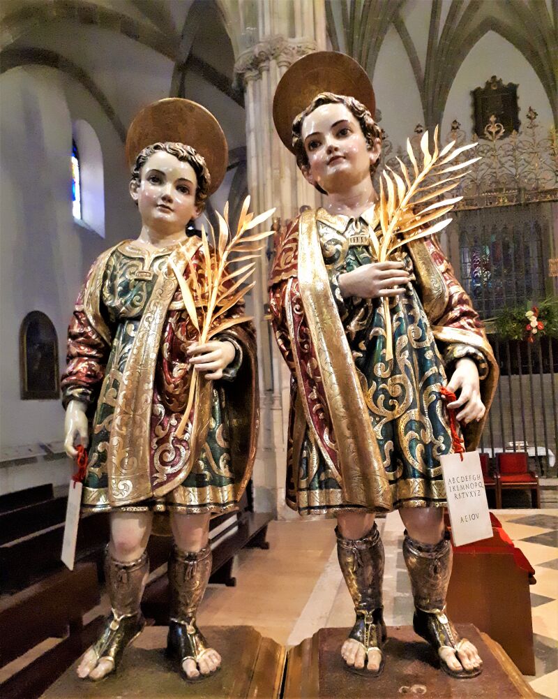 Esculturas de San Justo y San Pastor en la Catedral de Alcalá de Henares