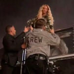 ¿Ayuda o Comportamiento Inapropiado? Acusan a miembro del equipo de Beyoncé de comportamiento inapropiado