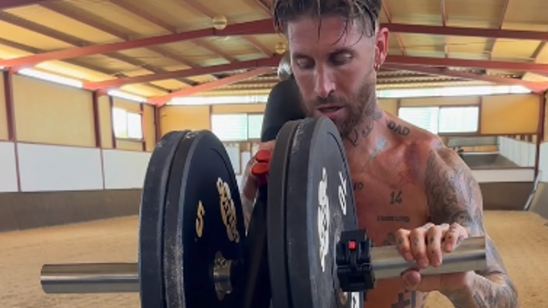 Sergio Ramos, en pleno entrenamiento en su finca