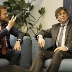 El presidente de la Generalitat, Pere Aragonès, durante una reunión con el expresidente catalán Carles Puigdemont en Bruselas.