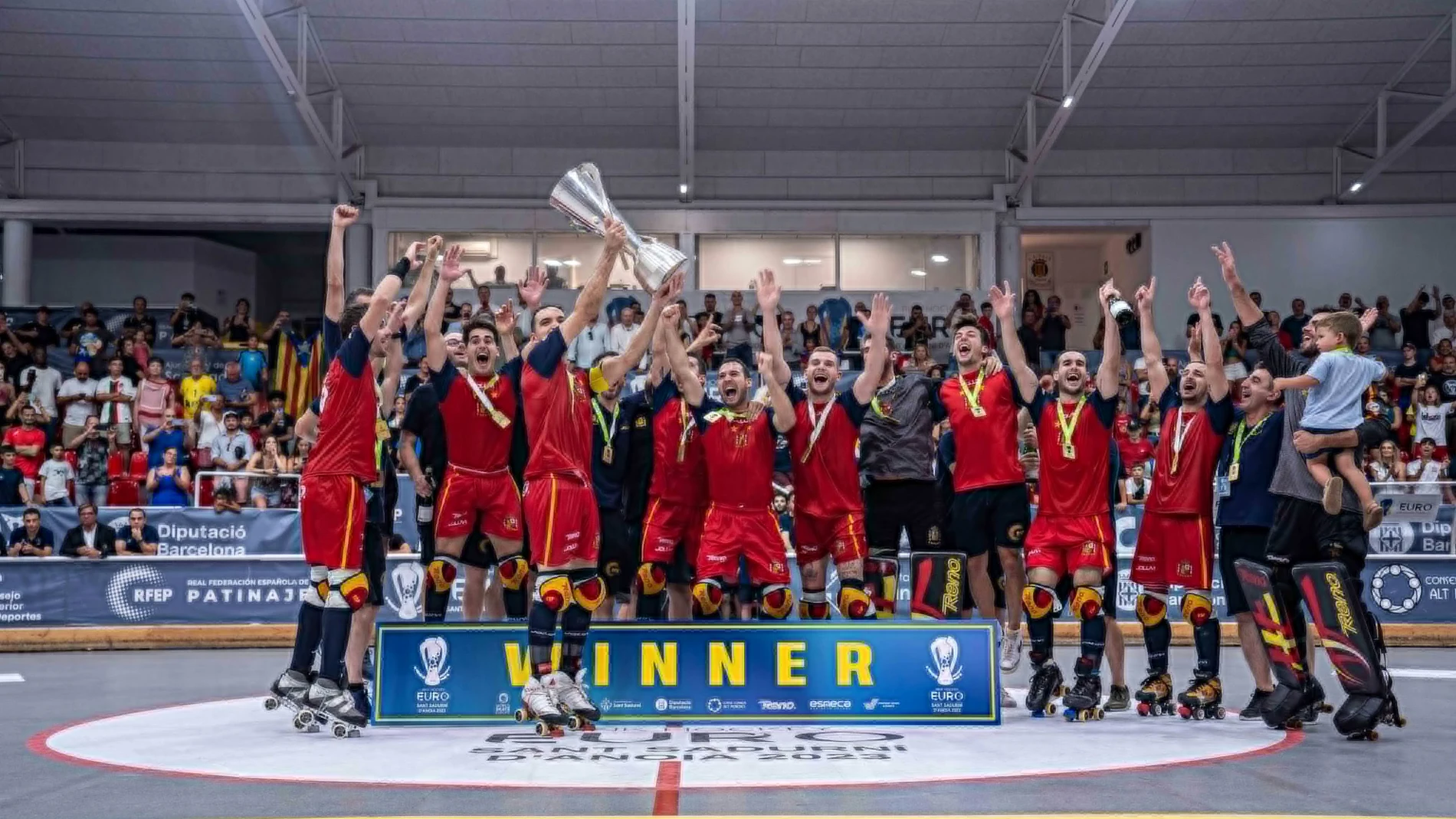 España se proclama campeona de Europa de hockey patines por 19ª vez en su historia, en la gran final disputada en l’Ateneu de Sant Sadurní d’Anoia.