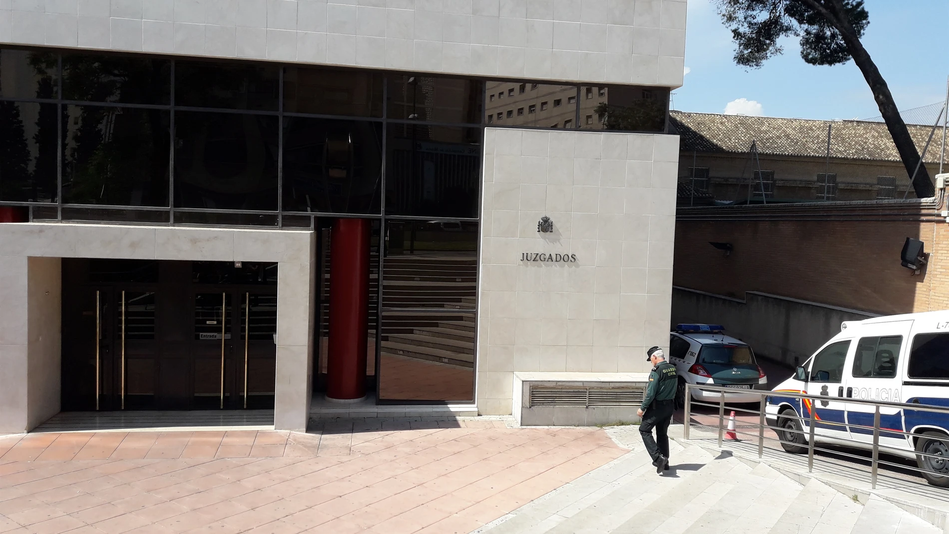 Prisión provisional para un joven acusado de matar a su padre de un disparo en Ogíjares (Granada)