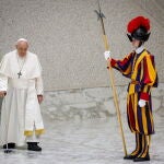 El Papa Francisco dirige la audiencia general semanal