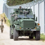 Polonia/Bielorrusia.- Polonia aumenta a 10.000 efectivos el despliegue militar adicional en la frontera con Bielorrusia