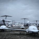 Vista del imponente 309º Grupo de Mantenimiento y Regeneración Aeroespacial, comúnmente conocido como «el cementerio»