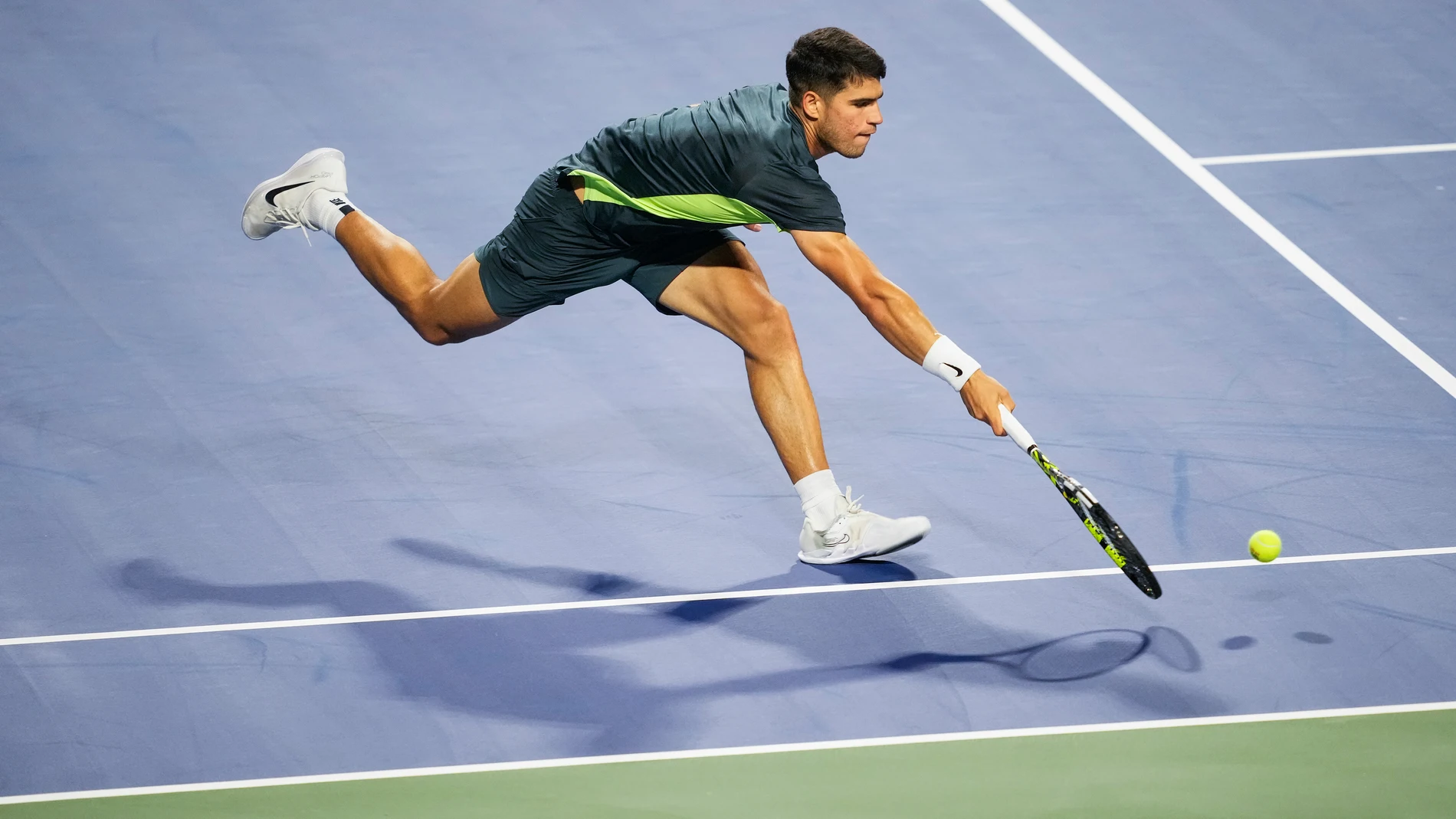 Spain's Carlos Alcaraz returns a shot to Poland's Hubert Hurkacz during the National Bank Open men’s tennis tournament Thursday, Aug. 10, 2023, in Toronto. (Mark Blinch/The Canadian Press via AP)