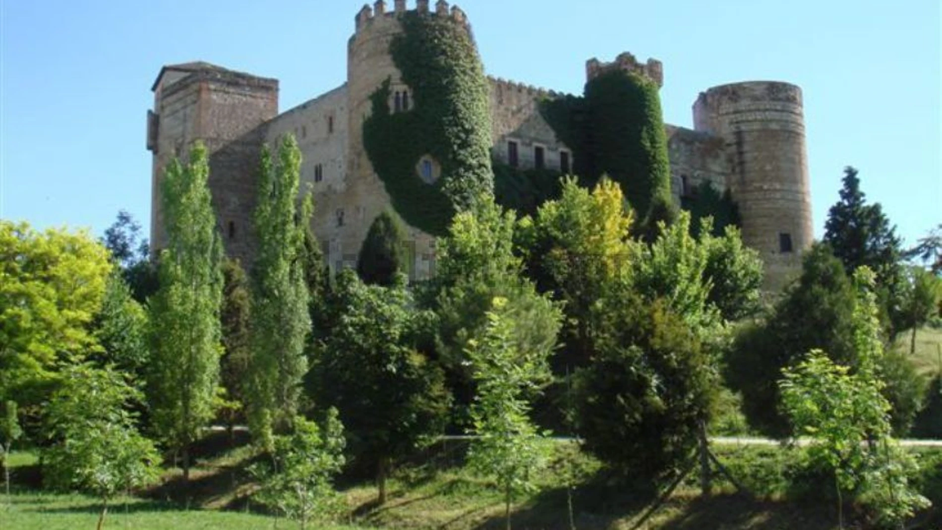 El impresionante castillo que se vende en Segovia por 15 millones de euros