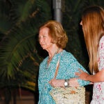 La Reina Sofía le ha robado a Letizia su bolso.