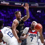 Willy intenta frenar a Ingram en el amistoso España-Estados Unidos